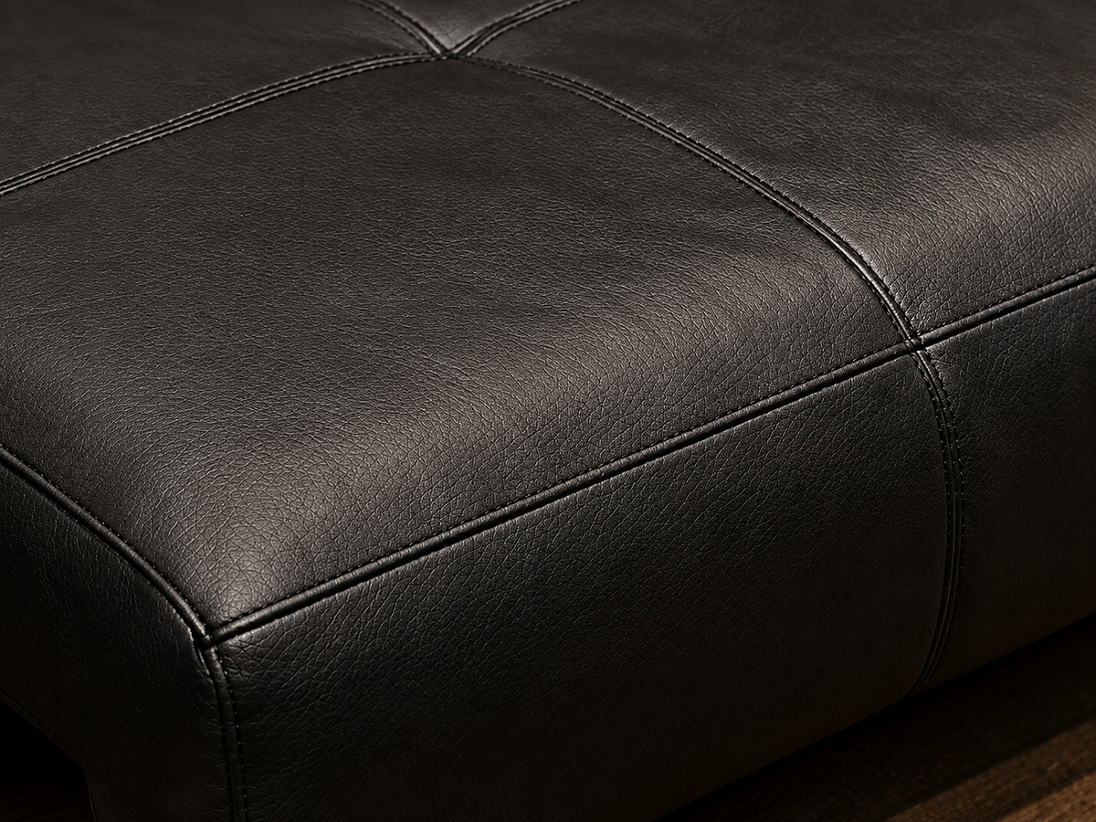 Arcadia Recliner broad lounge surface